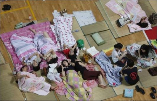 Chinese Students Escape The Summer Heat