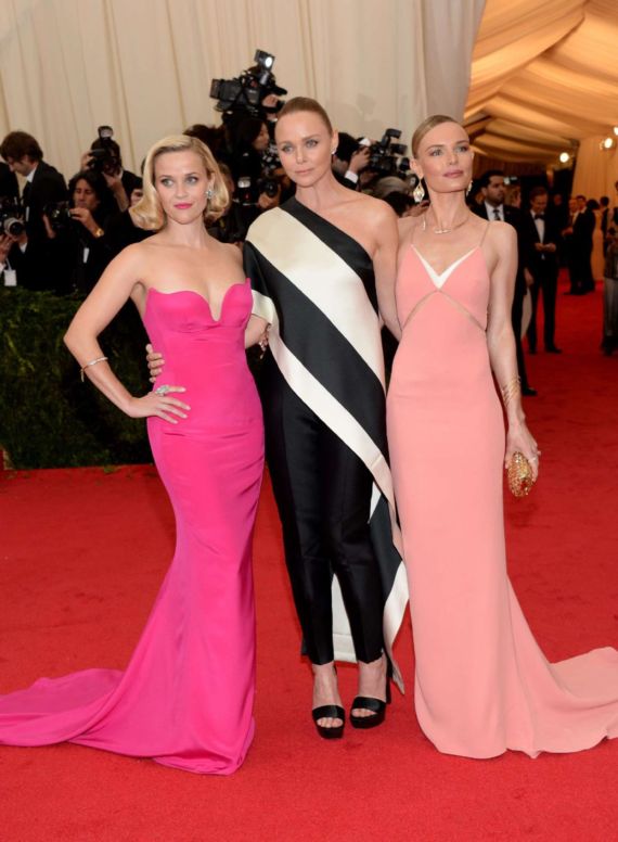 Gorgeous Reese Witherspoon At 2014 Met Gala