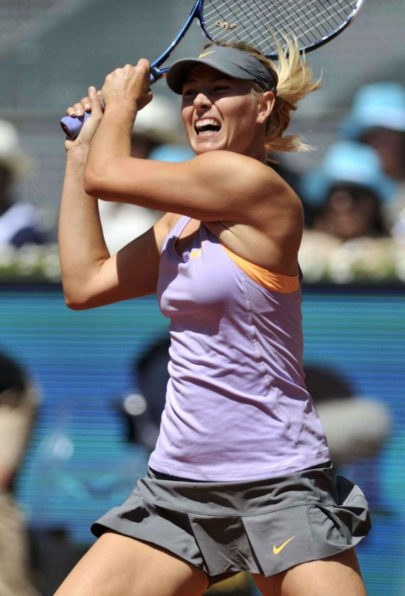 Maria Sharapova Playing 2014 Mutua Madrid Open
