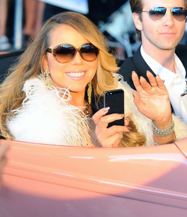 Mariah Carey Makes Grand Entrance In Las Vegas